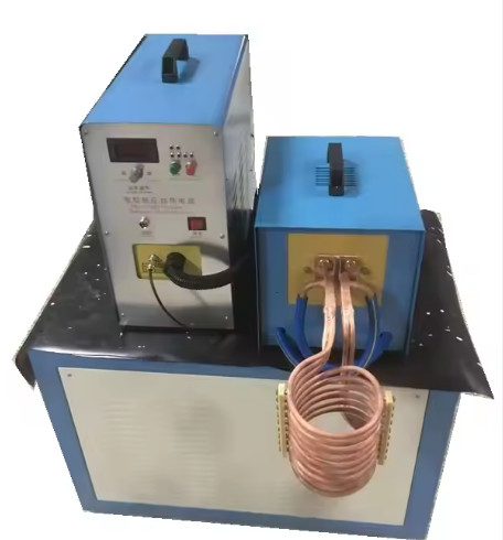 Bakır boru kapakları Yüksek frekanslı ısıtma makinesi Dakikada 7.5L akış hızı Basınç aralığı 0.06-0.12 Mpa
