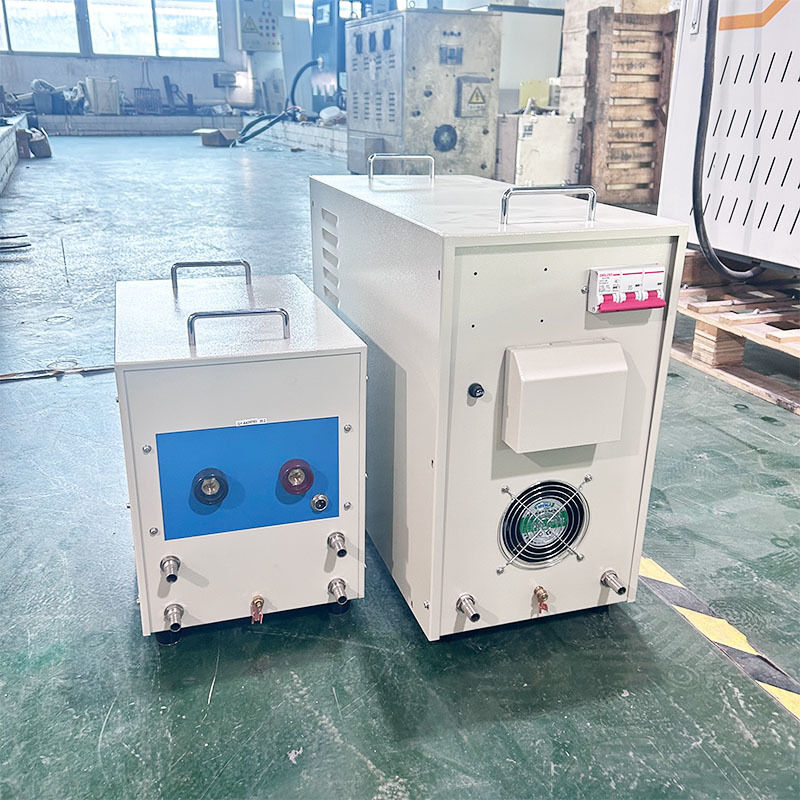 Elde tutulabilen indüksiyon ısıtma makinesi 220V Çelik Motor Bolt Forging PLC Çekirdek Bileşenleri Paslanmaz Çelik Indüksiyon Isıtma Ekipmanı